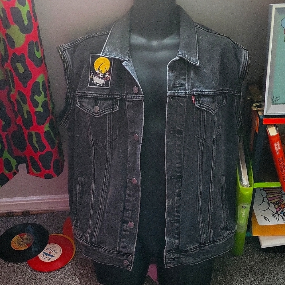 Levi DIY Black Denim Vest,Sewn on patches Size XL